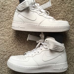 Women’s - 9.5 - Air Force 1
